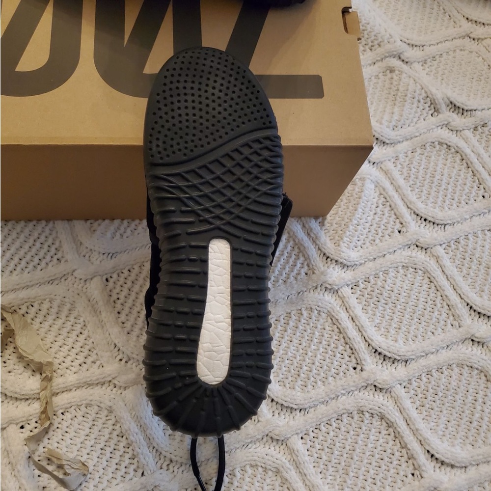 Yeezy 750 size 6.5